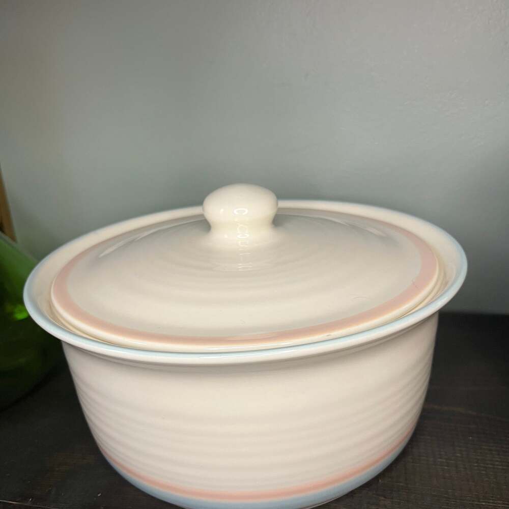 Vintage Pfaltzgraff Aura 2 Quart Round Covered Casserole Dish with Lid